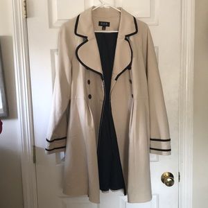 Elle trench coat